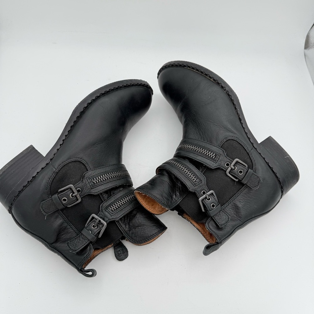 Gentle Souls women’s Barnaby Zip ankle moto boots black leather heeled bootie 8 - Picture 6 of 9